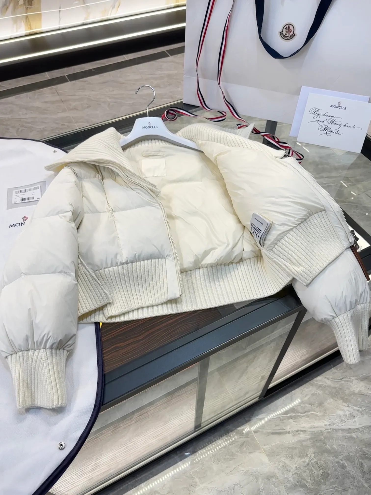 Moncler Jadeite/ 24 New Arrival . .